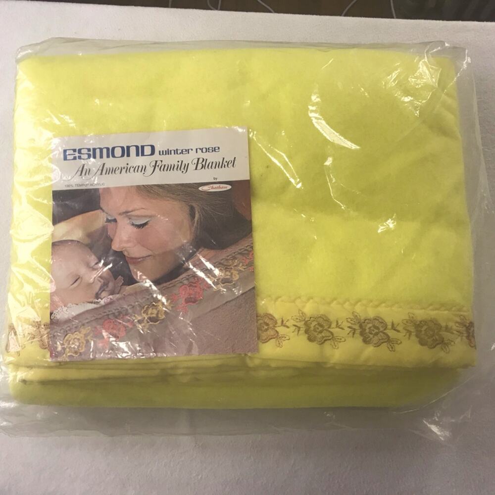 Vintage Chatham Edmond winter rose 90”x70” blanket yellow satin trim UNOPENED